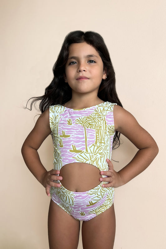 Solaris Trikini Girl